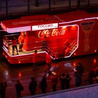 Coca-Cola - спонсор олимпиады в Сочи-14 сопровождает факельное шествие. 25.12.13. Самара :: YURII K