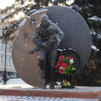 Симбирск, памятник бойцам освобождавшим школу в Беслане :: Алексей К
