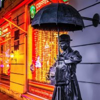 Памятник Петербургскому фотографу. Из света в цвет. :: Александр Истомин