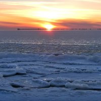 Зимний закат на Балтике (9) :: Сергей Садовничий