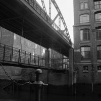 Гамбург, двойной пешеходный мост :: Владимир Горубин