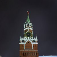 моя Столица ночная Москва(посмотрите на башне нашли икону) :: юрий макаров
