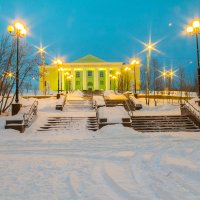 Дом культуры в Кировске Мурманской области :: Иван Пшеничный