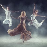 Танец :: Сергей Суховей