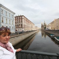 Девушка на мостике. :: Соколов Сергей Васильевич 