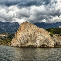 Скала Шаляпина в Гузуфе. :: Константин Ушмаев