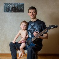 Папины радости: дочка и гитара :: Эльвина Доронина