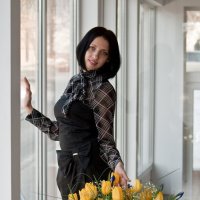 Девушка с тюльпанами :: Руслан Горбачёв