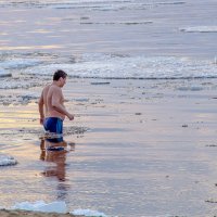 суровые самарские мужики купаются круглый год :: Арсений Корицкий