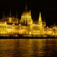 Ночная прогулка по Дунаю, здание парламента. Будапешт. :: Инна C
