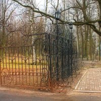 Старинные Ворота в Старом Парке. :: Александр Лейкум