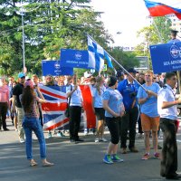 Торжественное шествие переходит в веселый праздник!... :: Леонид Нестерюк