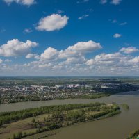 Река, город, облака... :: Sergey Oslopov 