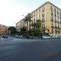Одна из улиц Неаполя. :: Лариса Евдокимова