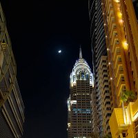 Архитектура Дубая в лунном свете. :: Анатолий Грачев