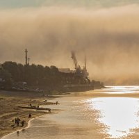 Амур, туман, рыбаки :: Alexander Antonov