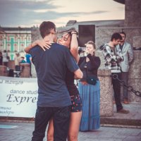 Танцы в городе :: Валентин Емельянов