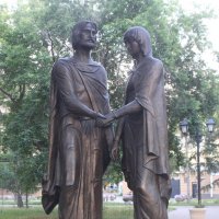 Памятник в Омске Петру и Февроньи :: Savayr 