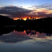 Просто закат на лесном озере... :: Андрей Войцехов