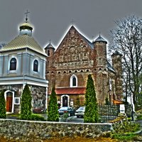 Церковь-крепость, 600 лет от роду :: Александр Зобов