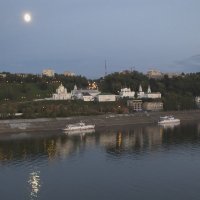 Суперлуние в супер городе :: Евгений Гудин