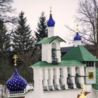 Звонница Псково-Печерского монастыря :: яков боков