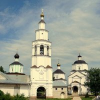Свято-Николаевский мужской монастырь в Рыльске :: Elena Izotova