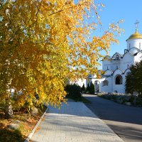 Осень в монастыре :: Лидия Рьянова