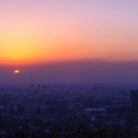 Закат над городом :: Vladimir Valker