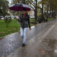 девушка с зонтом :: Sergey Ivankov