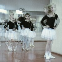 Танцуйте, девочки, танцуйте! :: Ирина Данилова