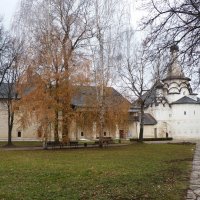 Осень в Спасо-Евфимьевом  монастыре.... :: Galina Leskova