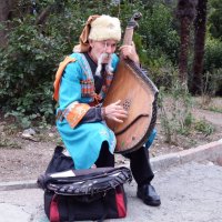 Уличный музыкант... :: Любовь Пилипенко 