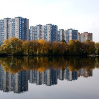 Осень в городе :: Сергей Кузнецов
