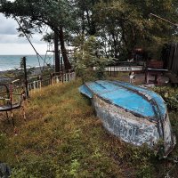 Старая лодка надумала течь, молодость канула в лету :: Ирина Данилова