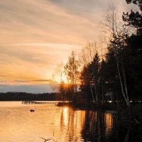 закат на озере :: Валерий Талашов