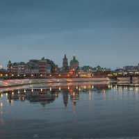 Река, набережная, утро :: Сергей Канашин