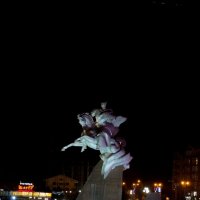 Памятник Исса Плиеву :: Михаил Пальшин
