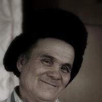 Дядя Вася :: Нинель Гюрсой