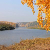 Тихо тает вдалеке осень... :: Галина Стрельченя