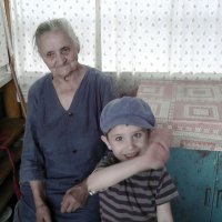 бабушка с мальчиком :: Сергей Дихтенко