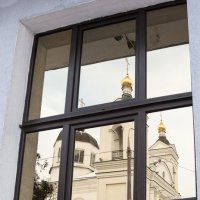 Храм в окне. :: Виталий Шерепченков