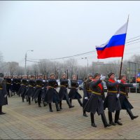Вот солдаты идут,,, :: Александр Лысенко