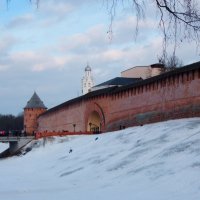 Кремлевская стена-Новгород :: Валентина Папилова