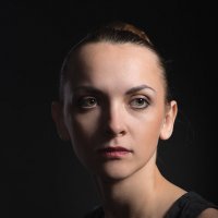 Портрет молодой женщины :: Анатолий Тимофеев