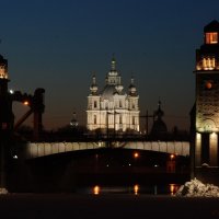 Мостъ Императора Петра Великаго (Большеохтинский) на заднем плане Смольный собор :: Vitalet 