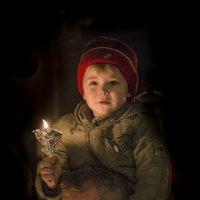 Дед с Внуком на Крестном ходе :: Сергей Вахов