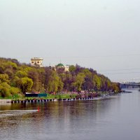 Река Сож с видом на парк и дворец Румянцевых и Паскевичей в Гомеле :: yuri zaitsev