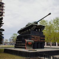 Памятник "Танк" посвящен героической работе тружеников Танкограда. :: Надежда 