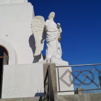 У ног его  два ангела хранят покой.(Фрагмент монумента Иисуса Христа).Ессентуки :: Серж Поветкин